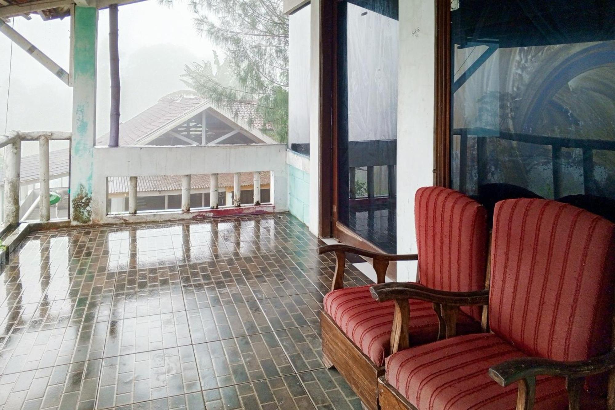 Villa Kampus Near Taman Safari Cisarua Puncak Redpartner Bogor Esterno foto