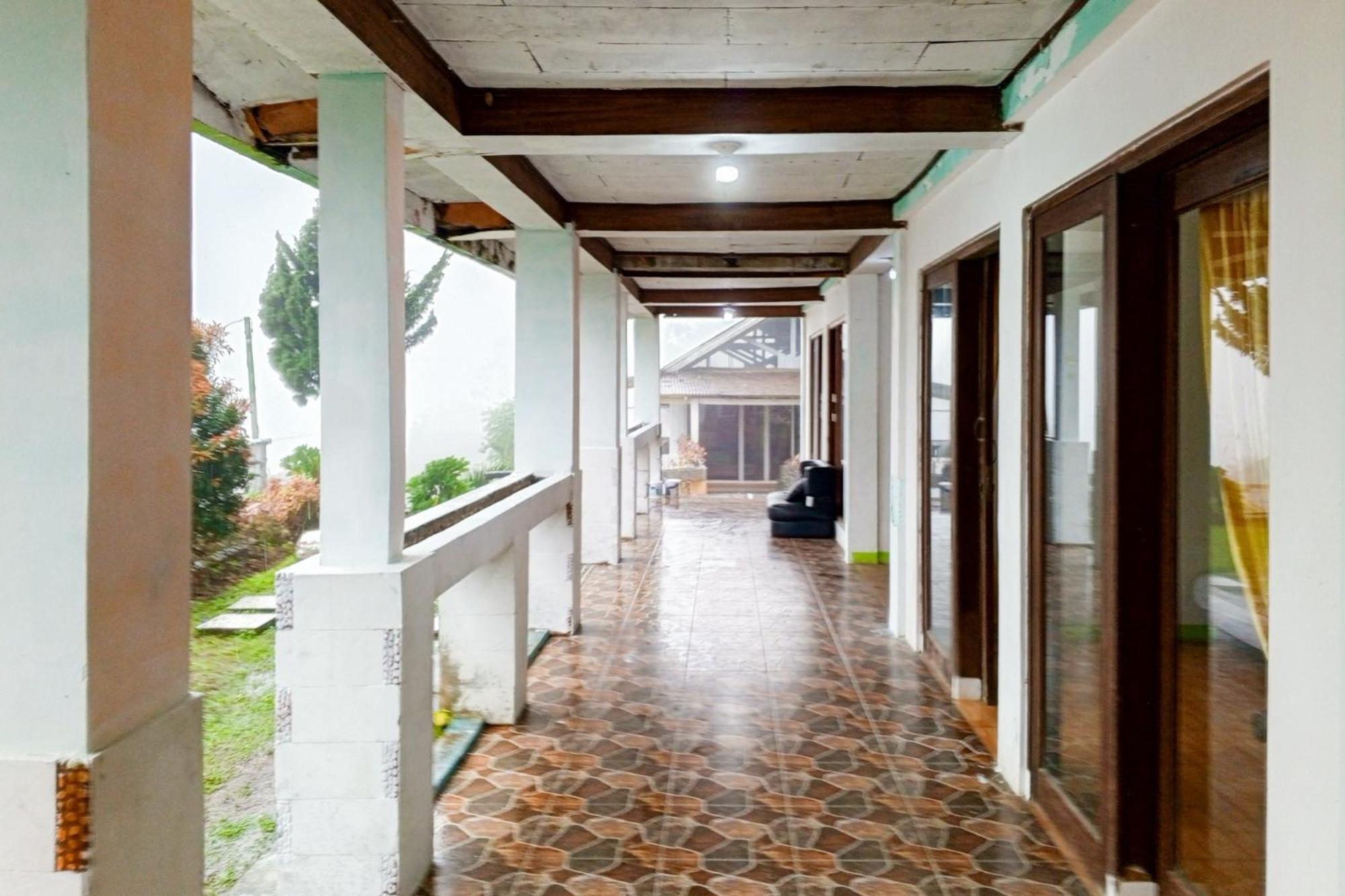 Villa Kampus Near Taman Safari Cisarua Puncak Redpartner Bogor Esterno foto